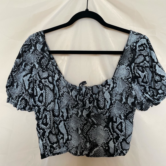Urban Outfitters Snakeskin Print Crop Top - Picture 1 of 7